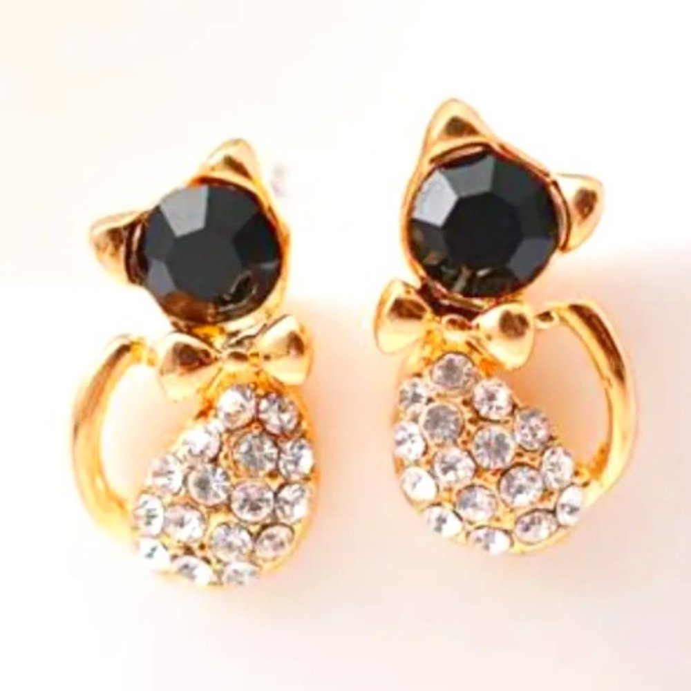 SPARKLING KITTY EARRINGS in Gold